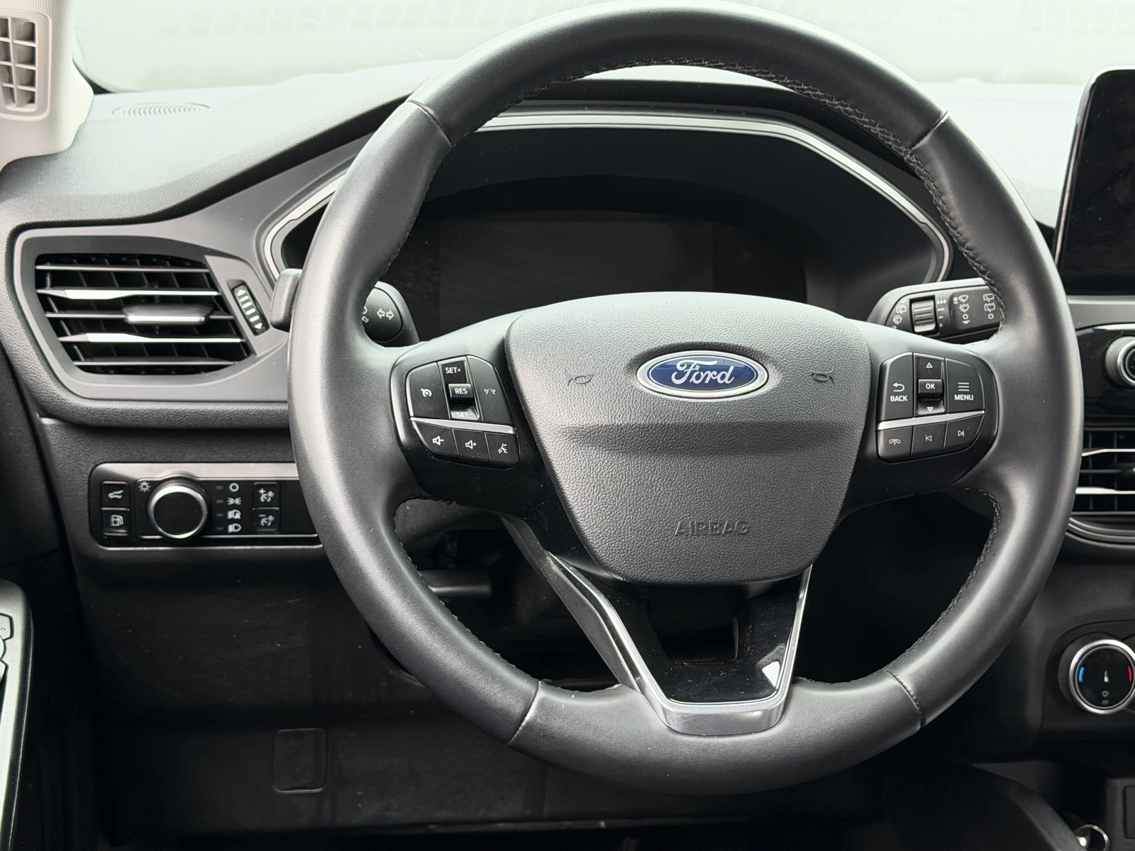 Thumbnail: 2023 Ford Escape - 5