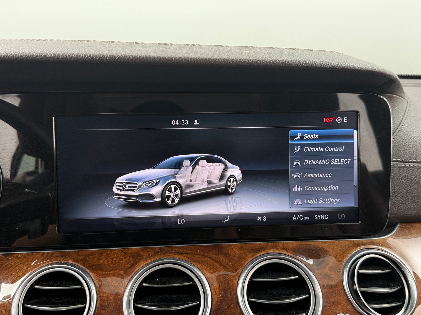 Thumbnail: 2017 Mercedes-Benz E-Class - 3