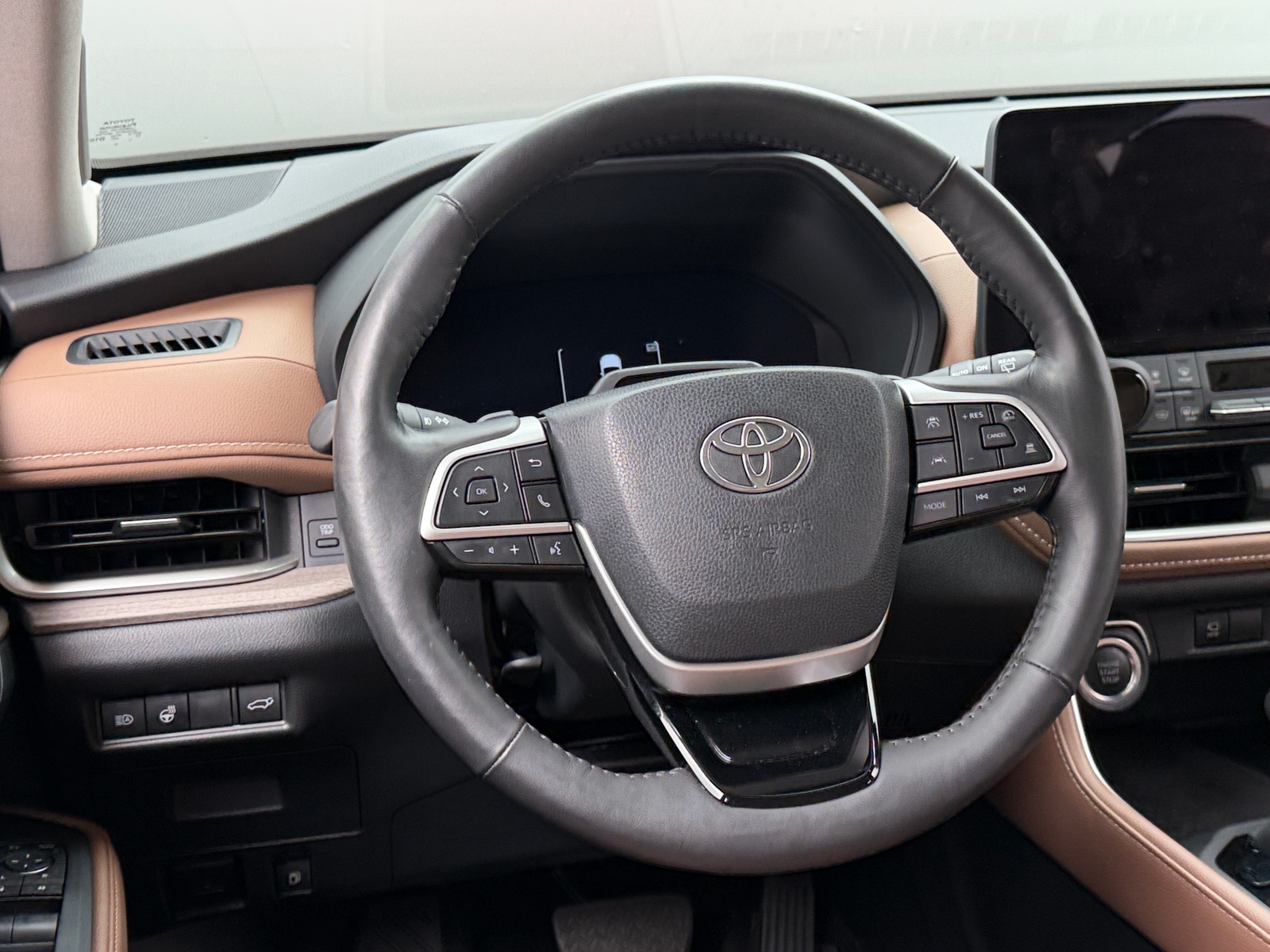 Thumbnail: 2024 Toyota Grand Highlander - 4