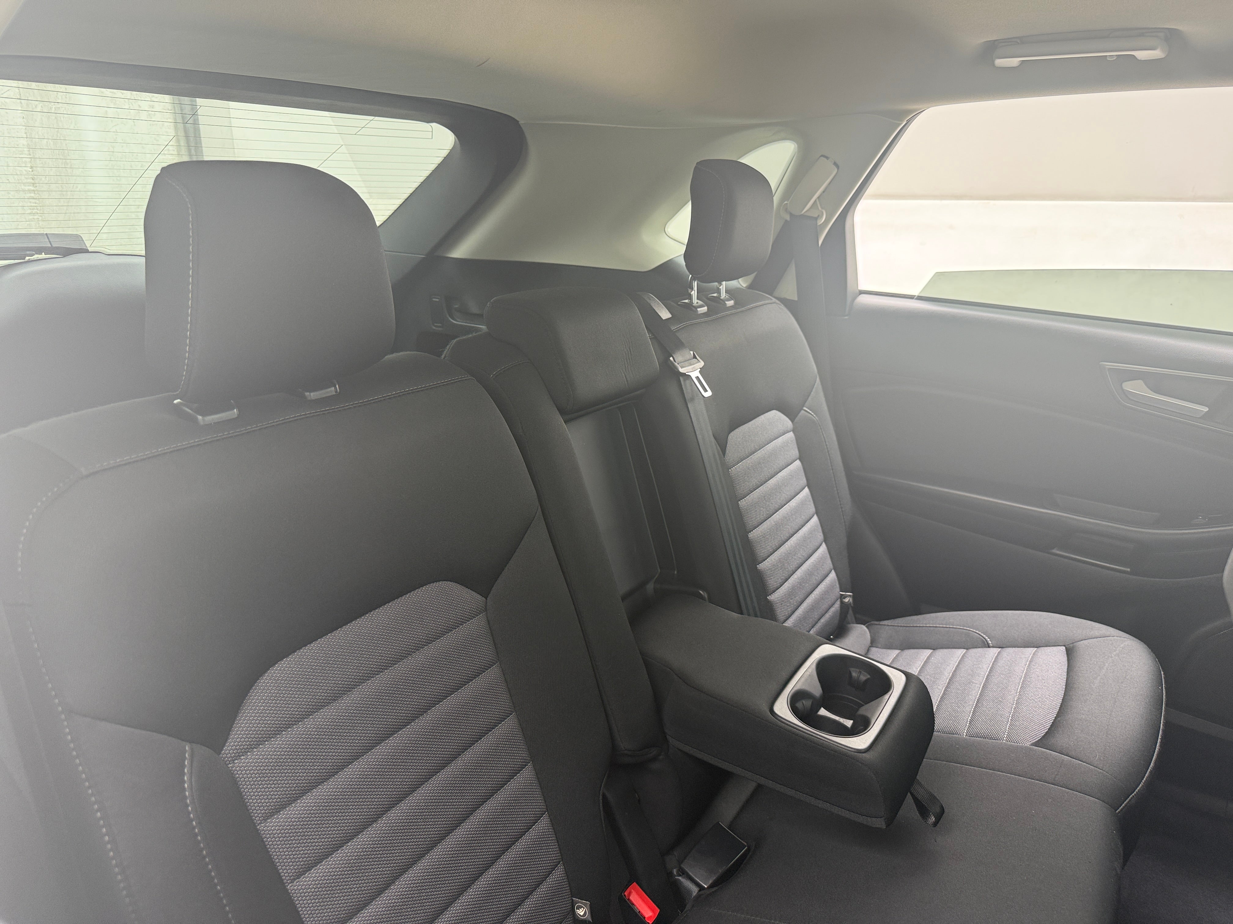 2022 Ford Edge SE - Photo 2