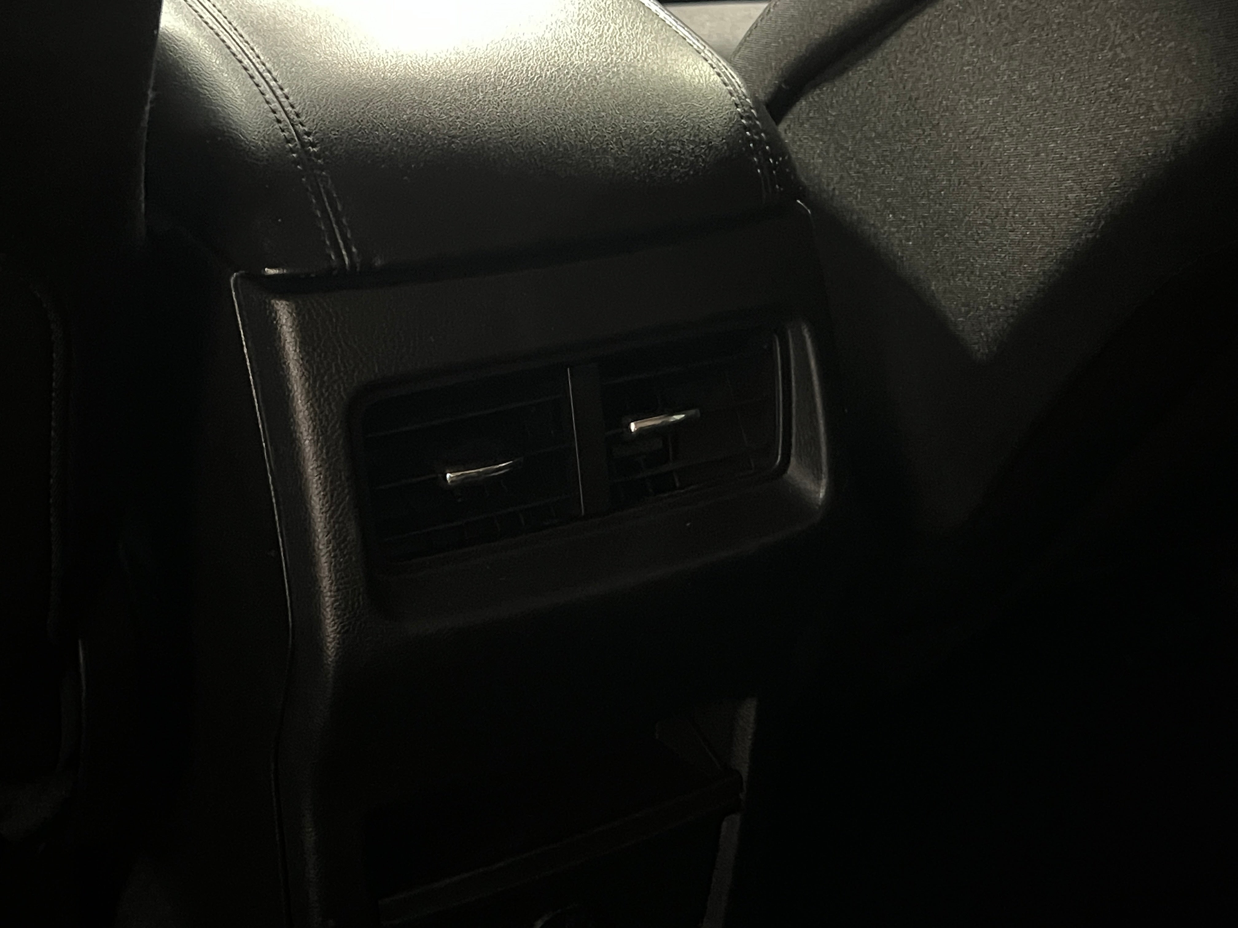 2022 Ford Edge SE - Photo 3