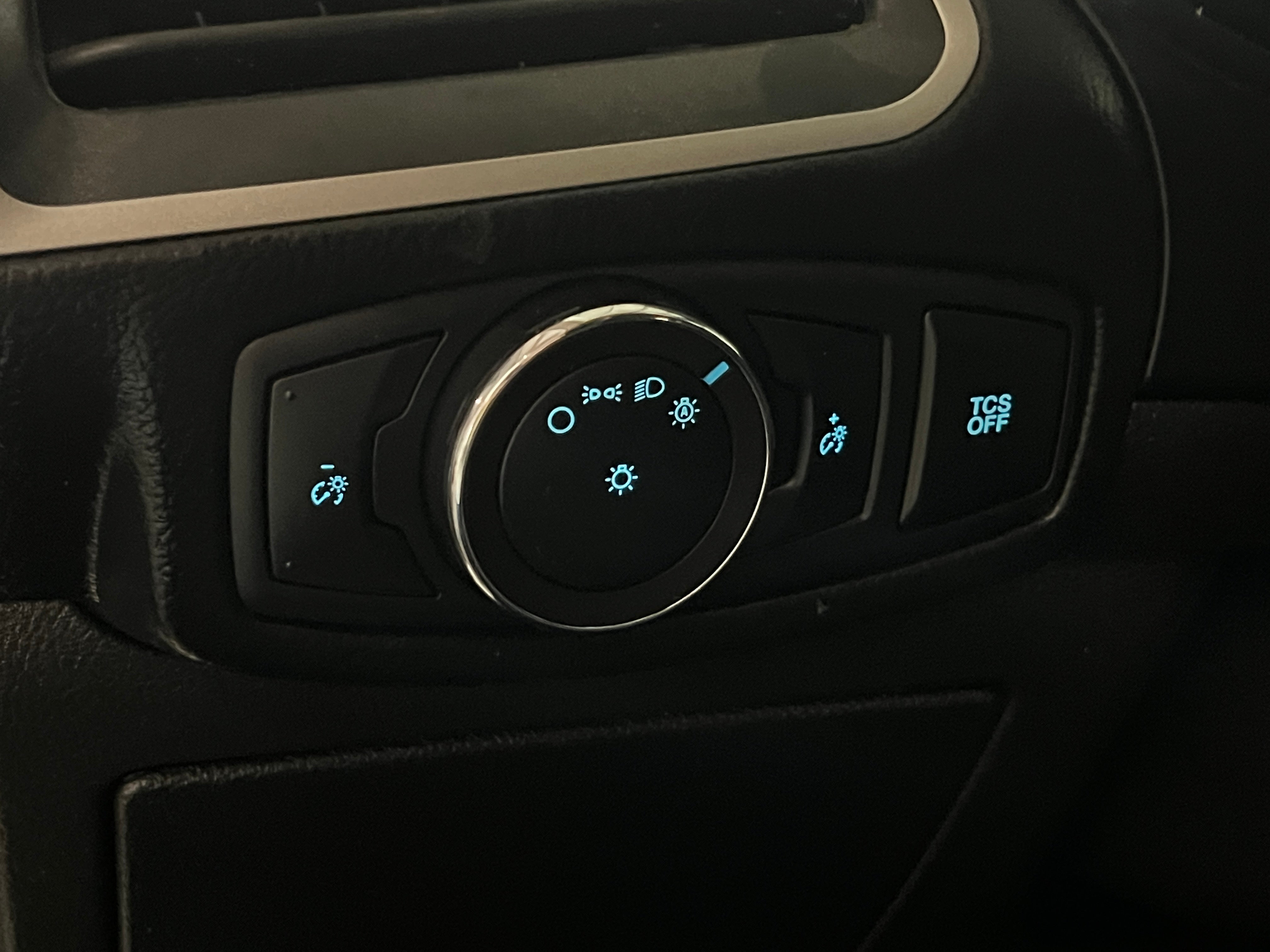 2022 Ford Edge SE - Photo 12