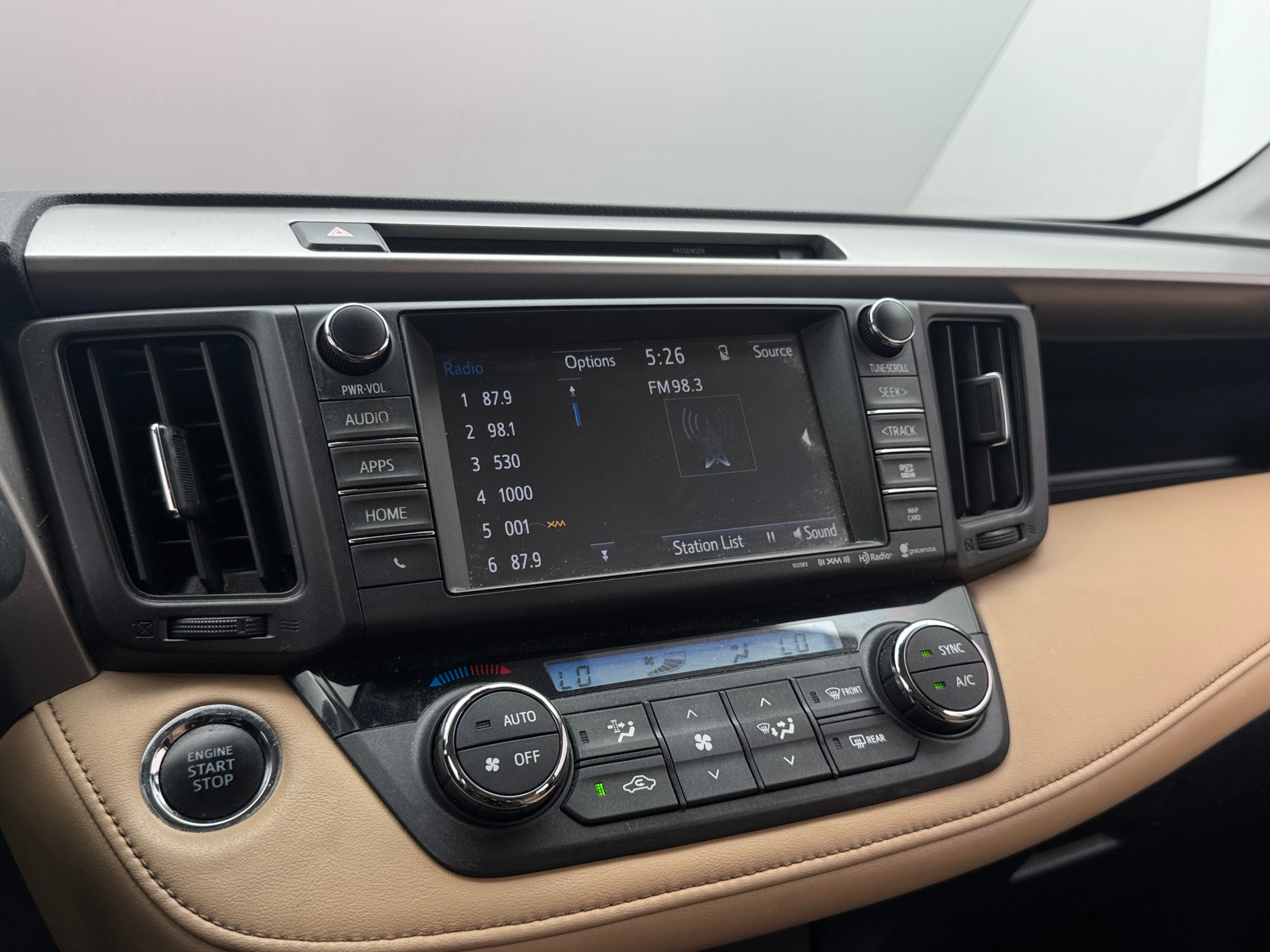 Thumbnail: 2016 Toyota RAV4 - 3