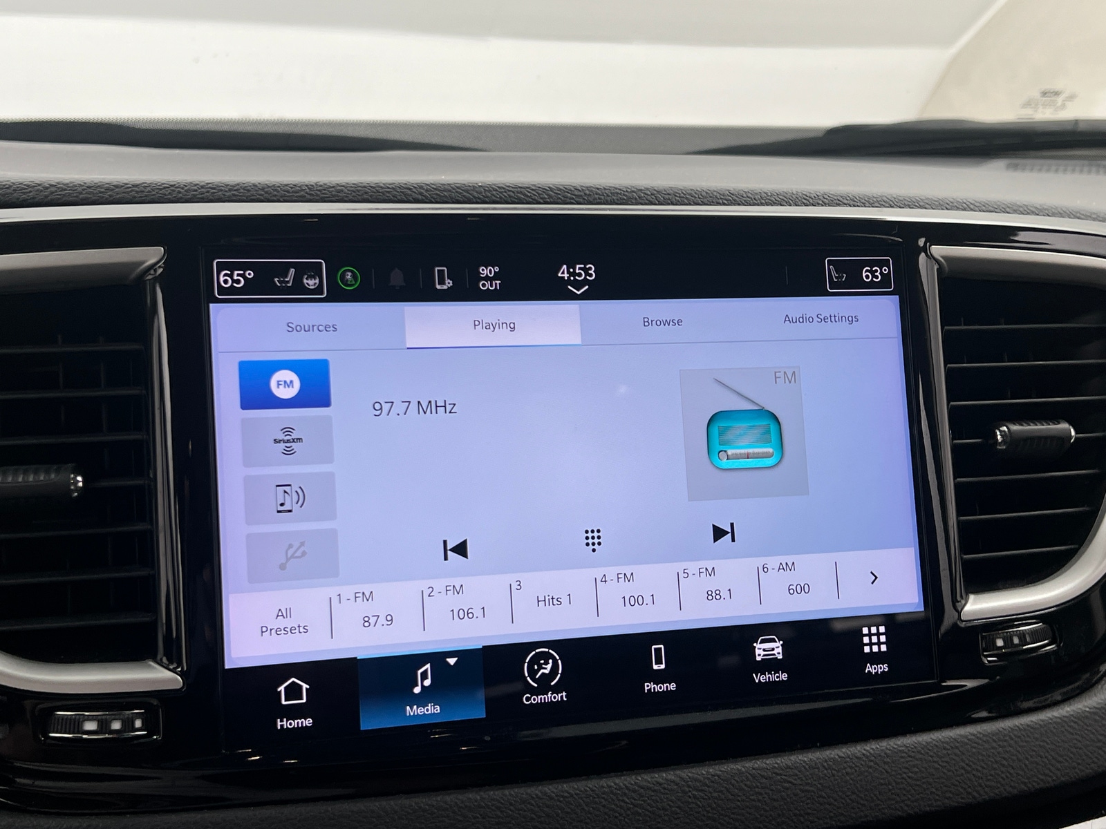 Thumbnail: 2024 Chrysler Pacifica - 3