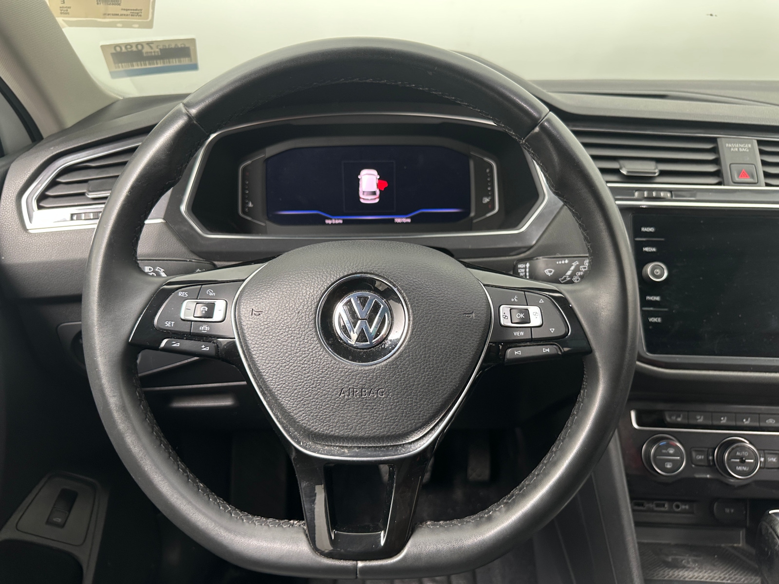 Thumbnail: 2020 Volkswagen Tiguan - 5