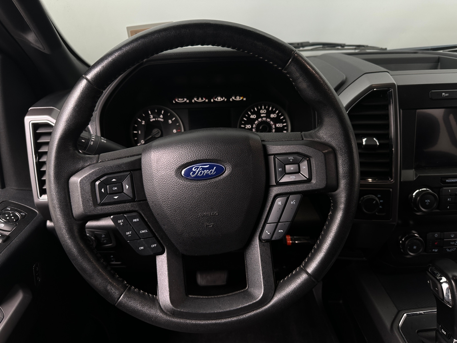 Thumbnail: 2019 Ford Econoline - 5
