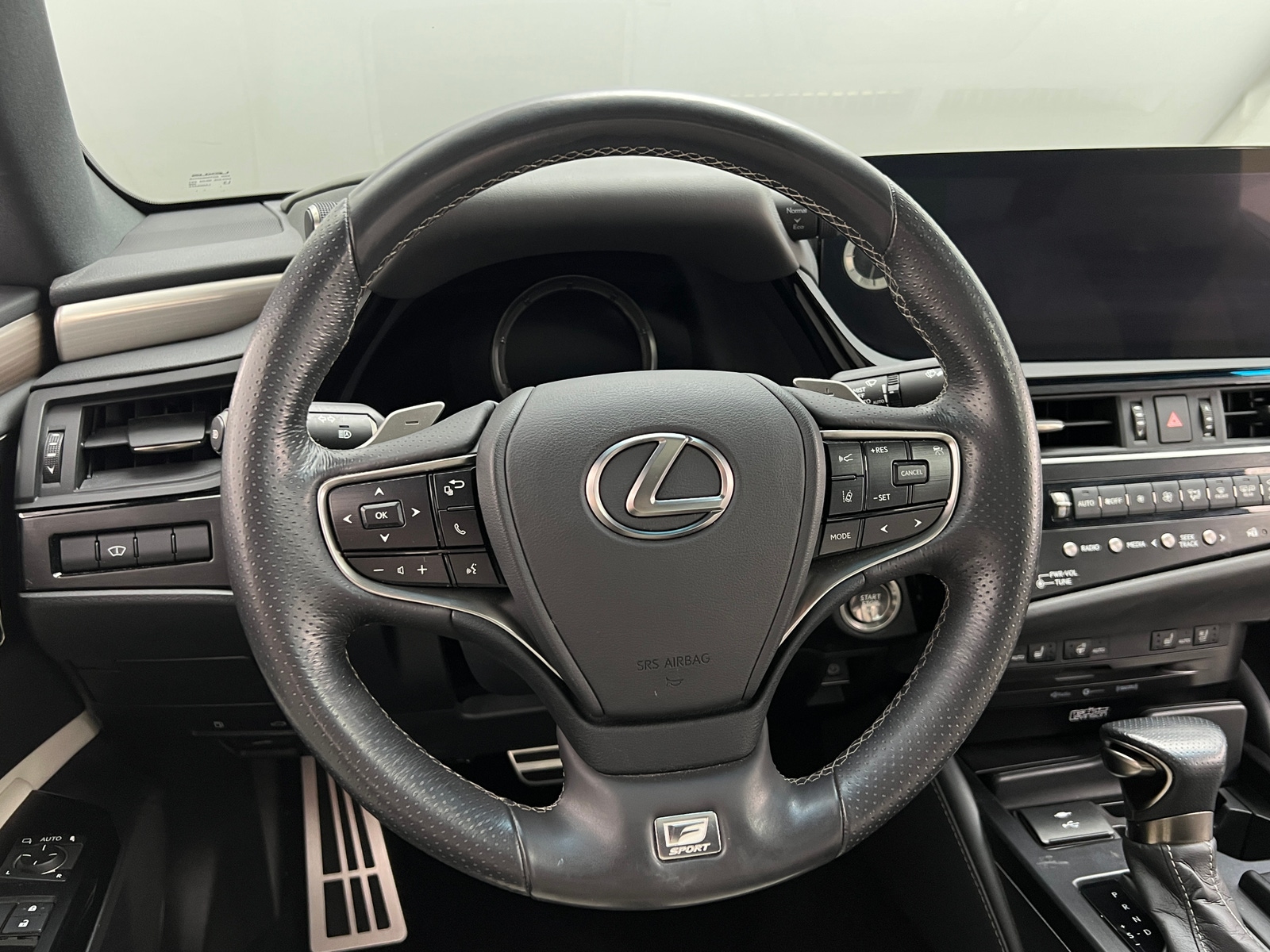 Thumbnail: 2022 Lexus ES - 4
