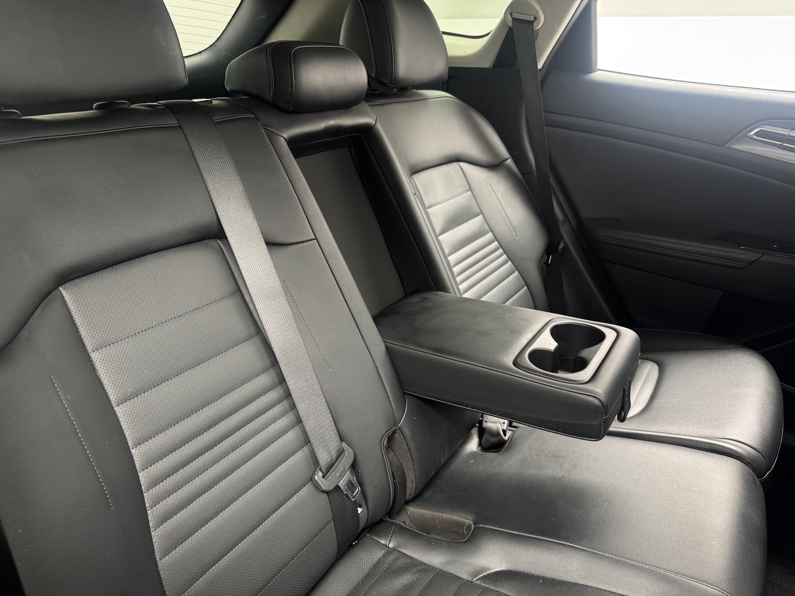 Thumbnail: 2023 Kia Sportage - 5