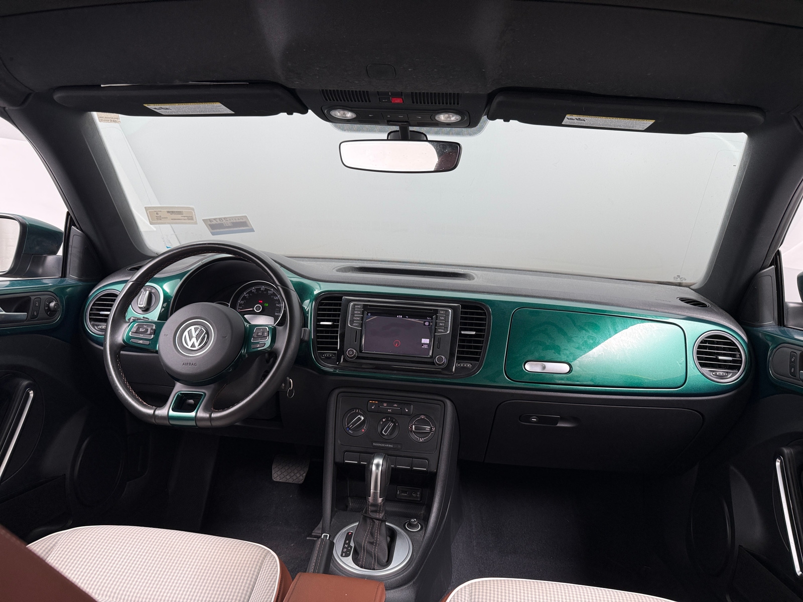 Thumbnail: 2017 Volkswagen Beetle - 3