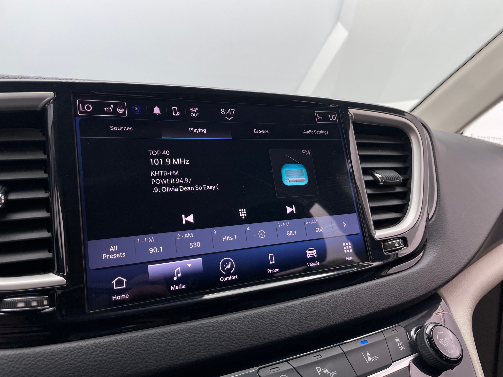 Thumbnail: 2022 Chrysler Pacifica - 3