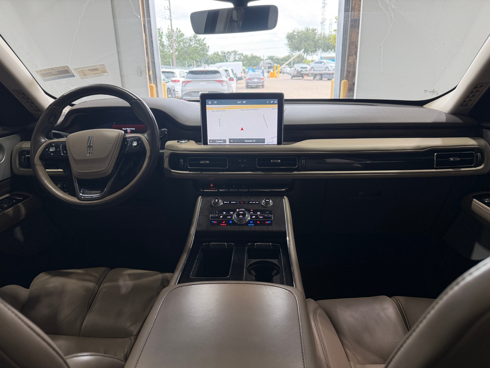 Thumbnail: 2020 Lincoln Aviator - 2