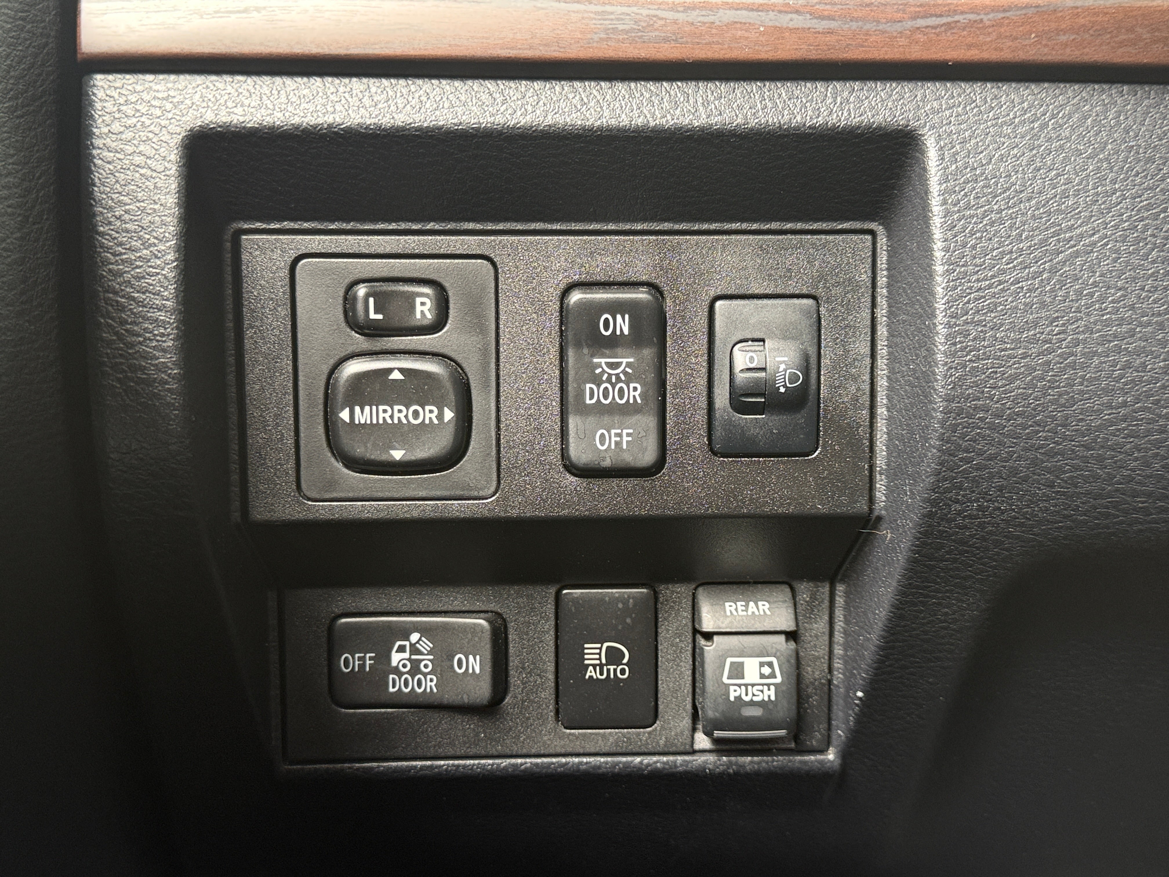 2018 Toyota Tundra Limited - Photo 10