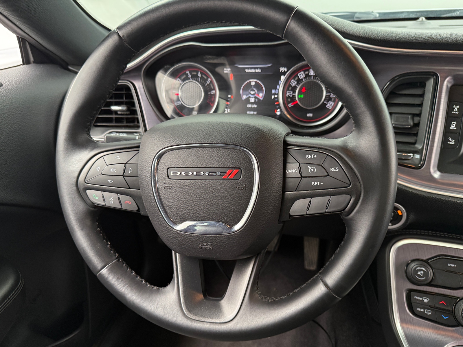 Thumbnail: 2016 Dodge Challenger - 4