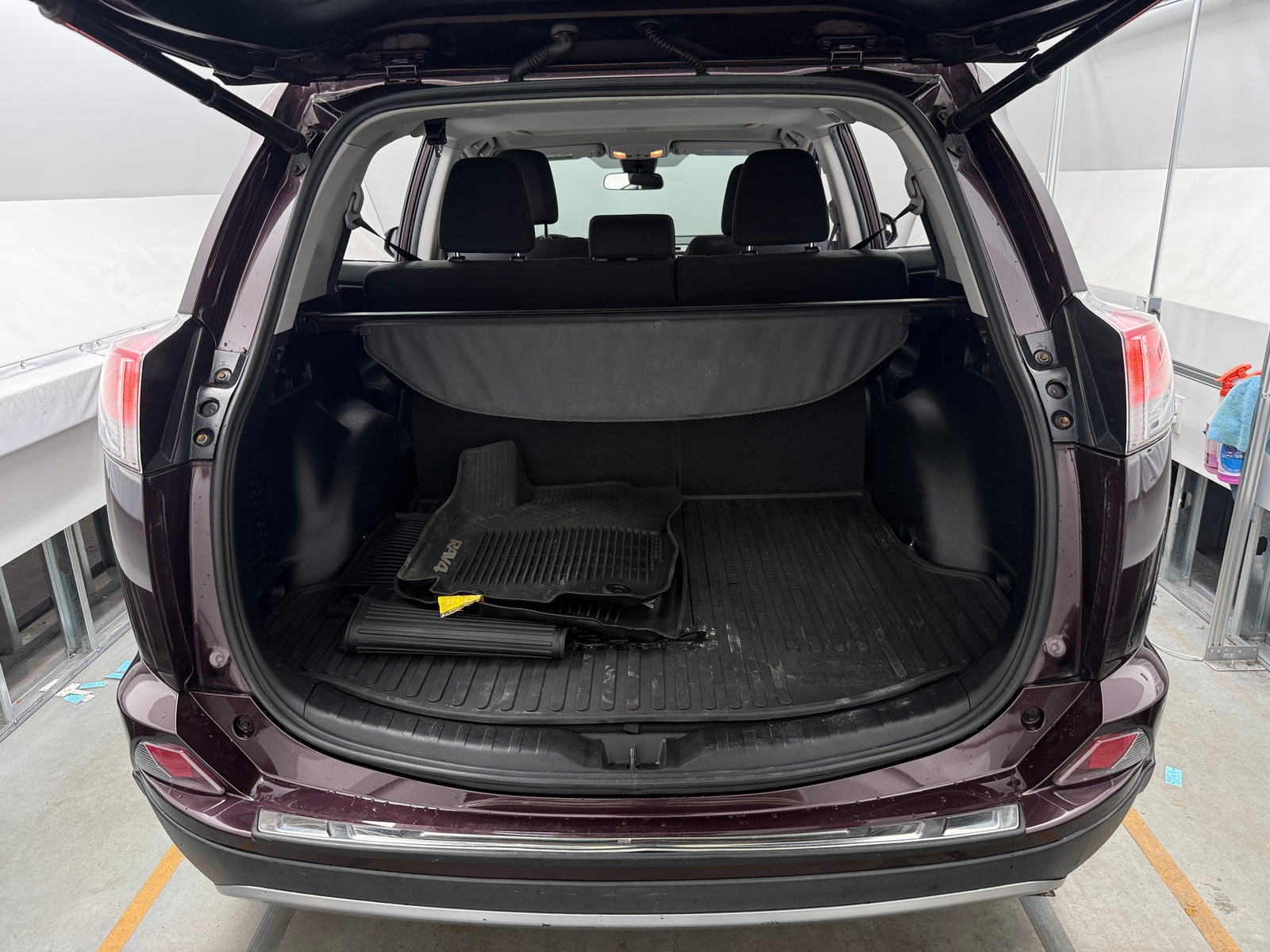 Thumbnail: 2018 Toyota RAV4 - 7