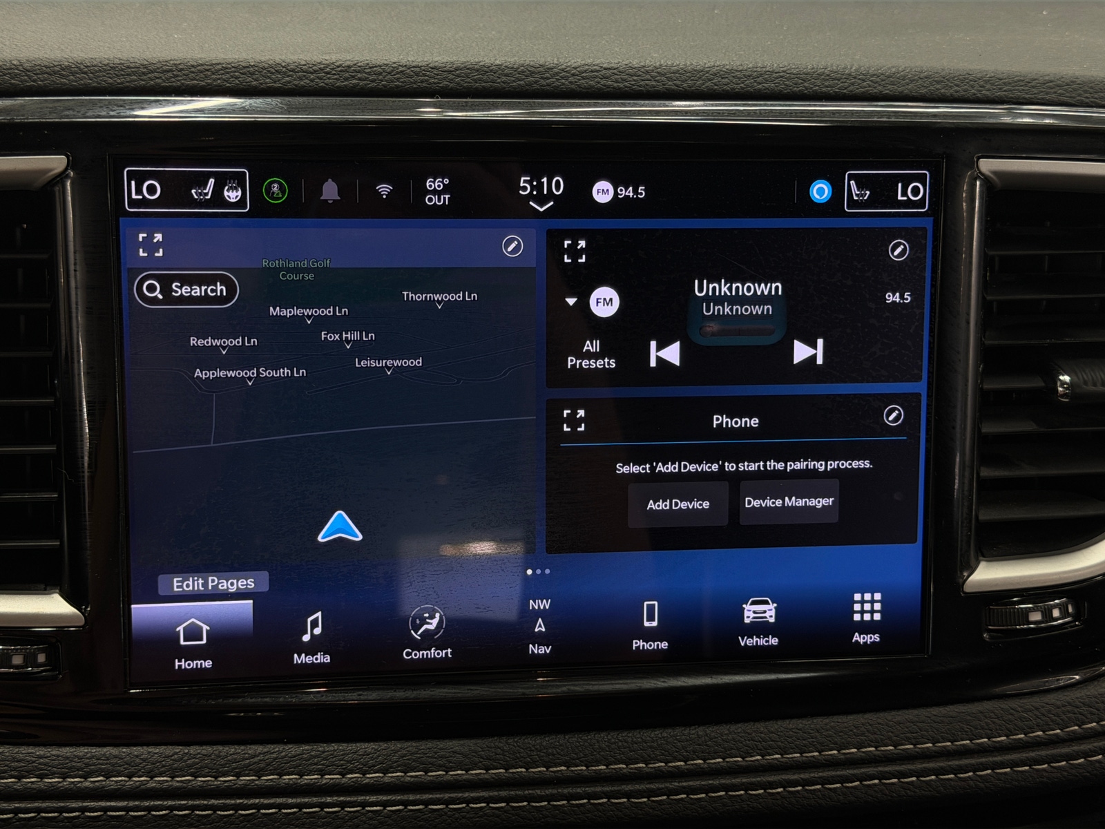 Thumbnail: 2024 Chrysler Pacifica - 3