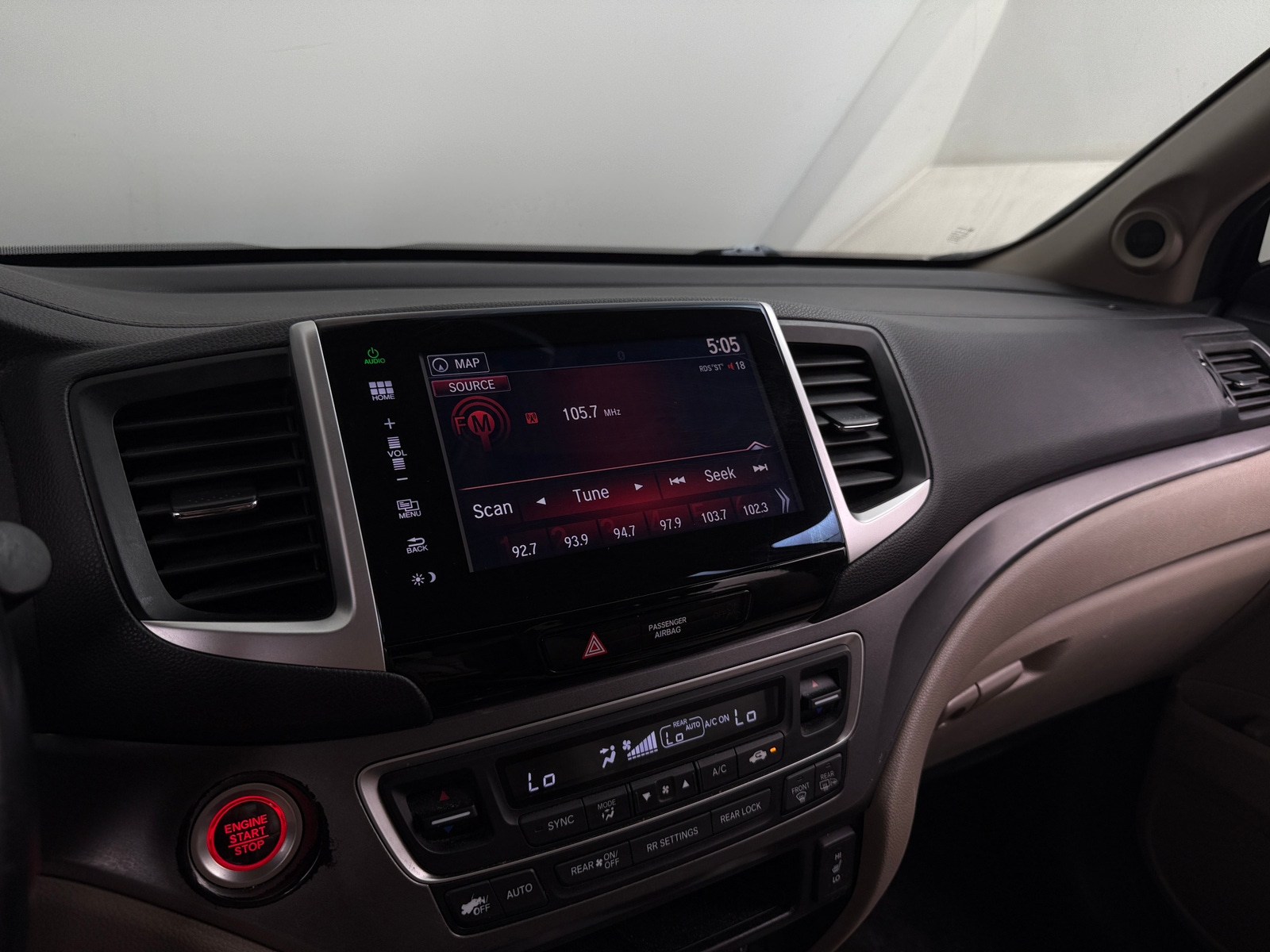 Thumbnail: 2016 Honda Pilot - 4