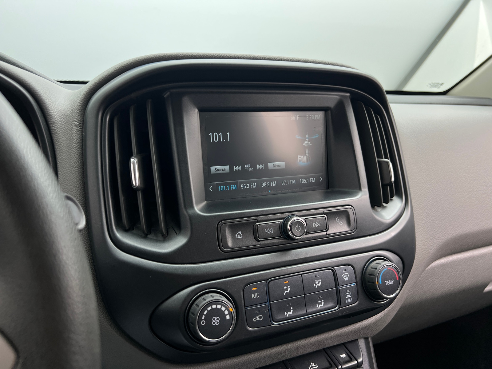 Thumbnail: 2018 GMC Canyon - 4