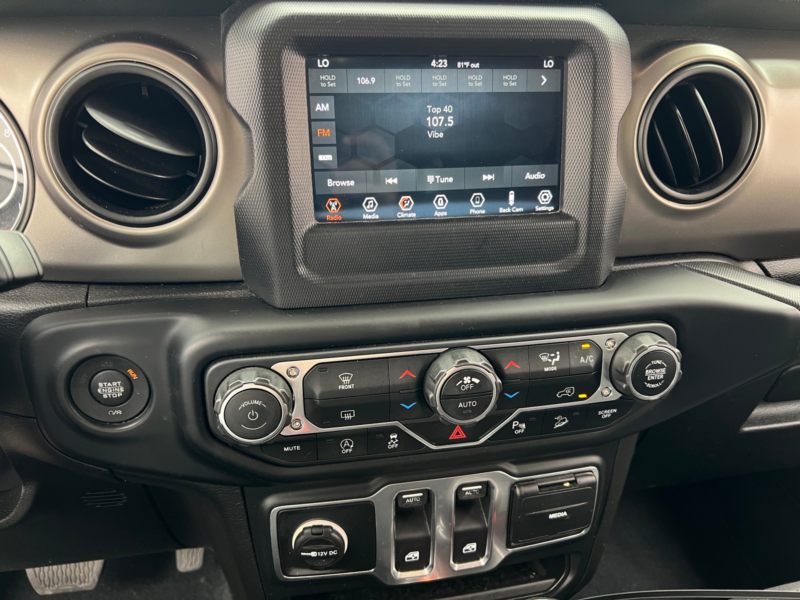 Thumbnail: 2019 Jeep Wrangler - 4