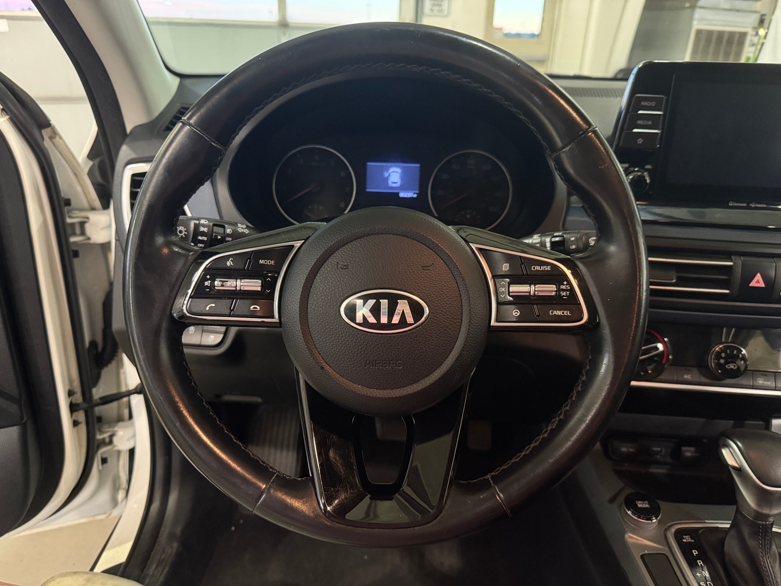 Thumbnail: 2021 Kia Seltos - 4