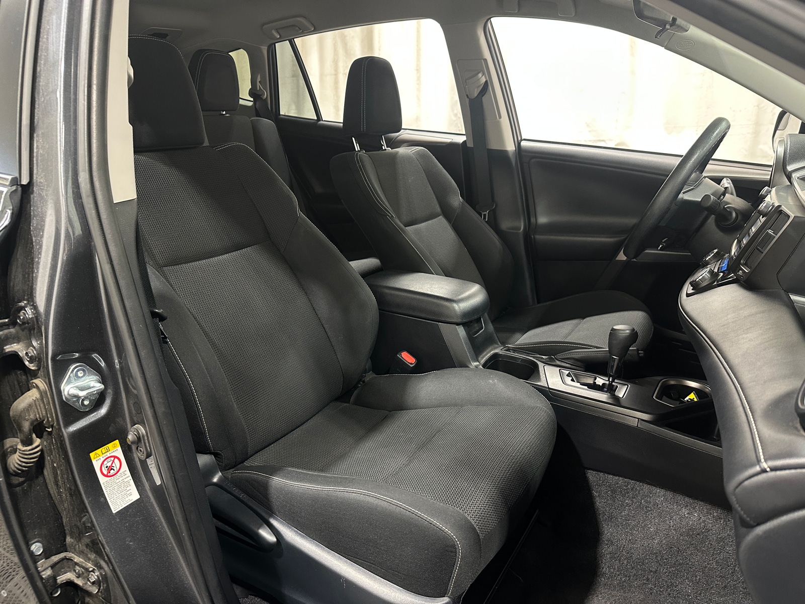 Thumbnail: 2018 Toyota RAV4 - 2