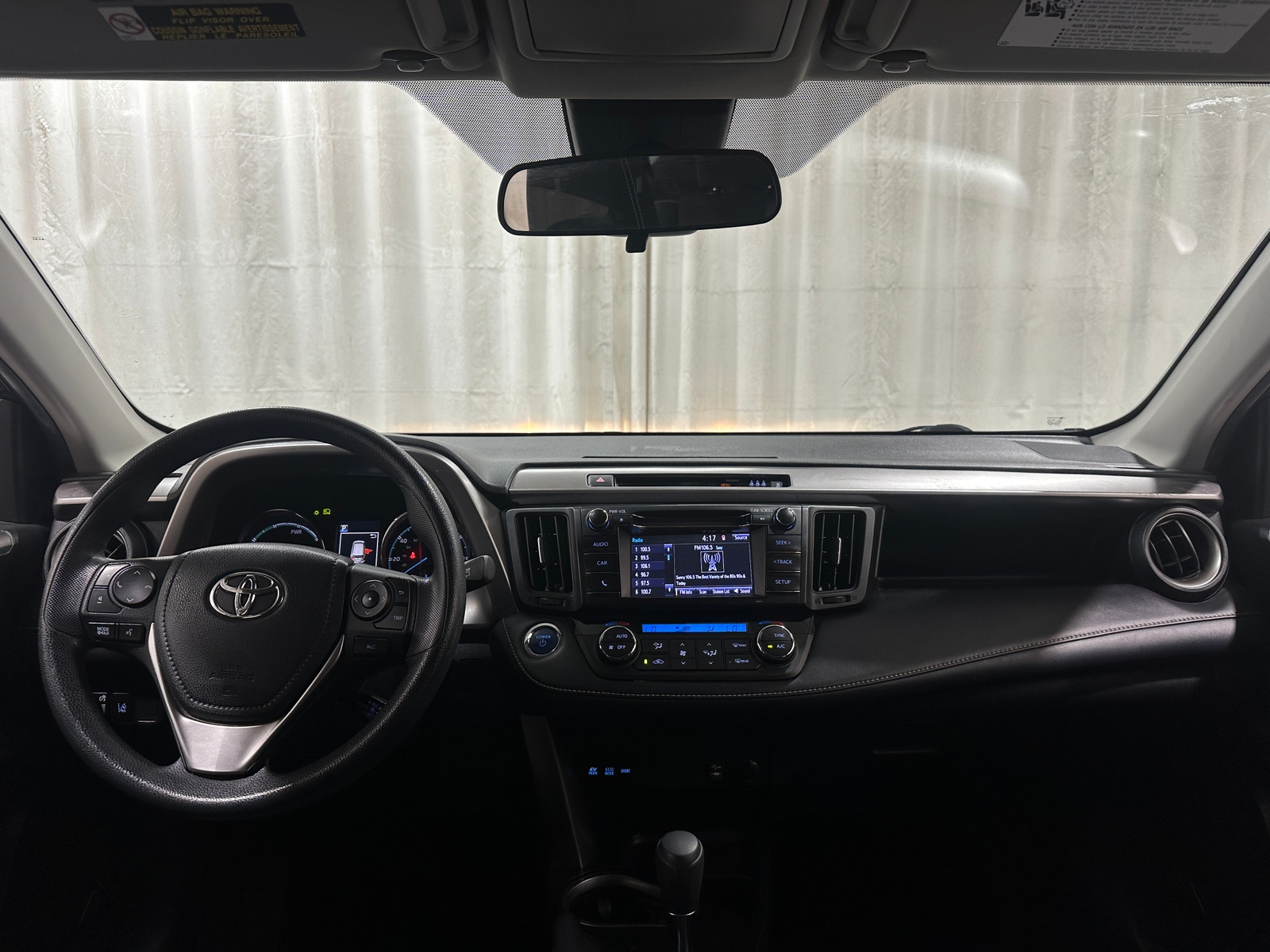 Thumbnail: 2018 Toyota RAV4 - 3