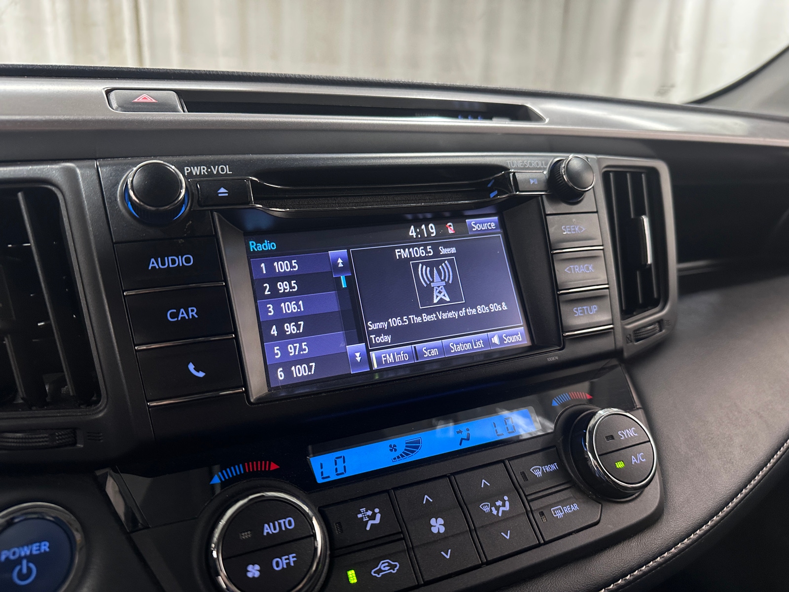 Thumbnail: 2018 Toyota RAV4 - 4