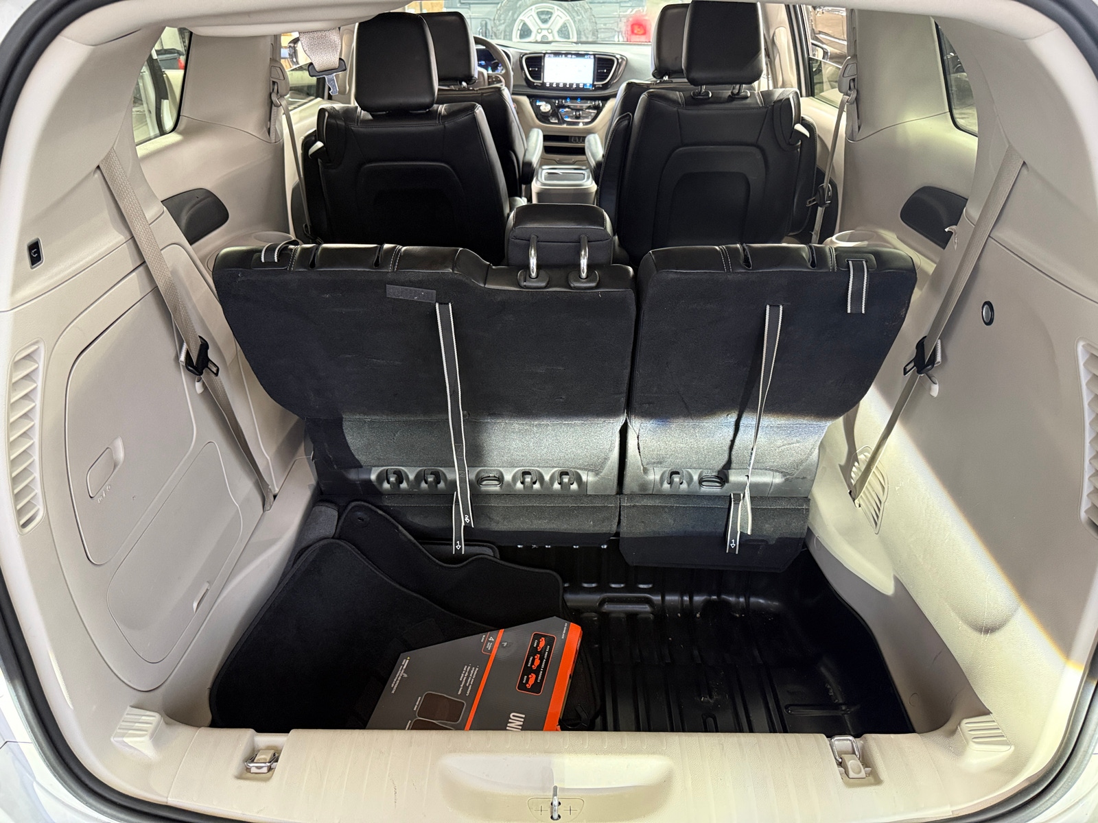 Thumbnail: 2024 Chrysler Pacifica - 6