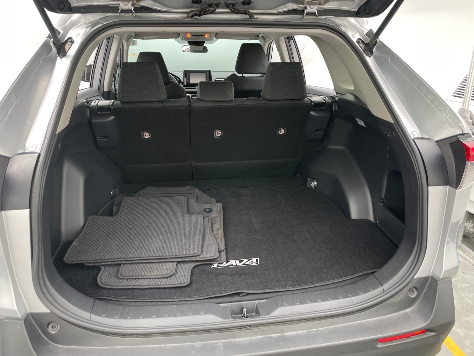 Thumbnail: 2019 Toyota RAV4 - 7