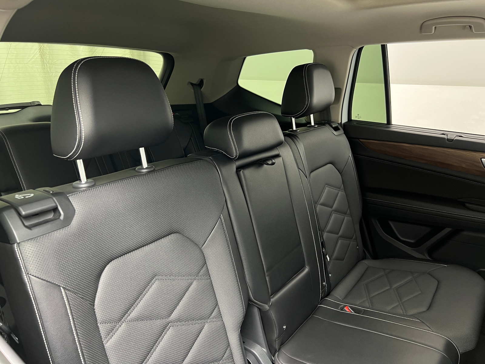 Thumbnail: 2024 Volkswagen Atlas - 5