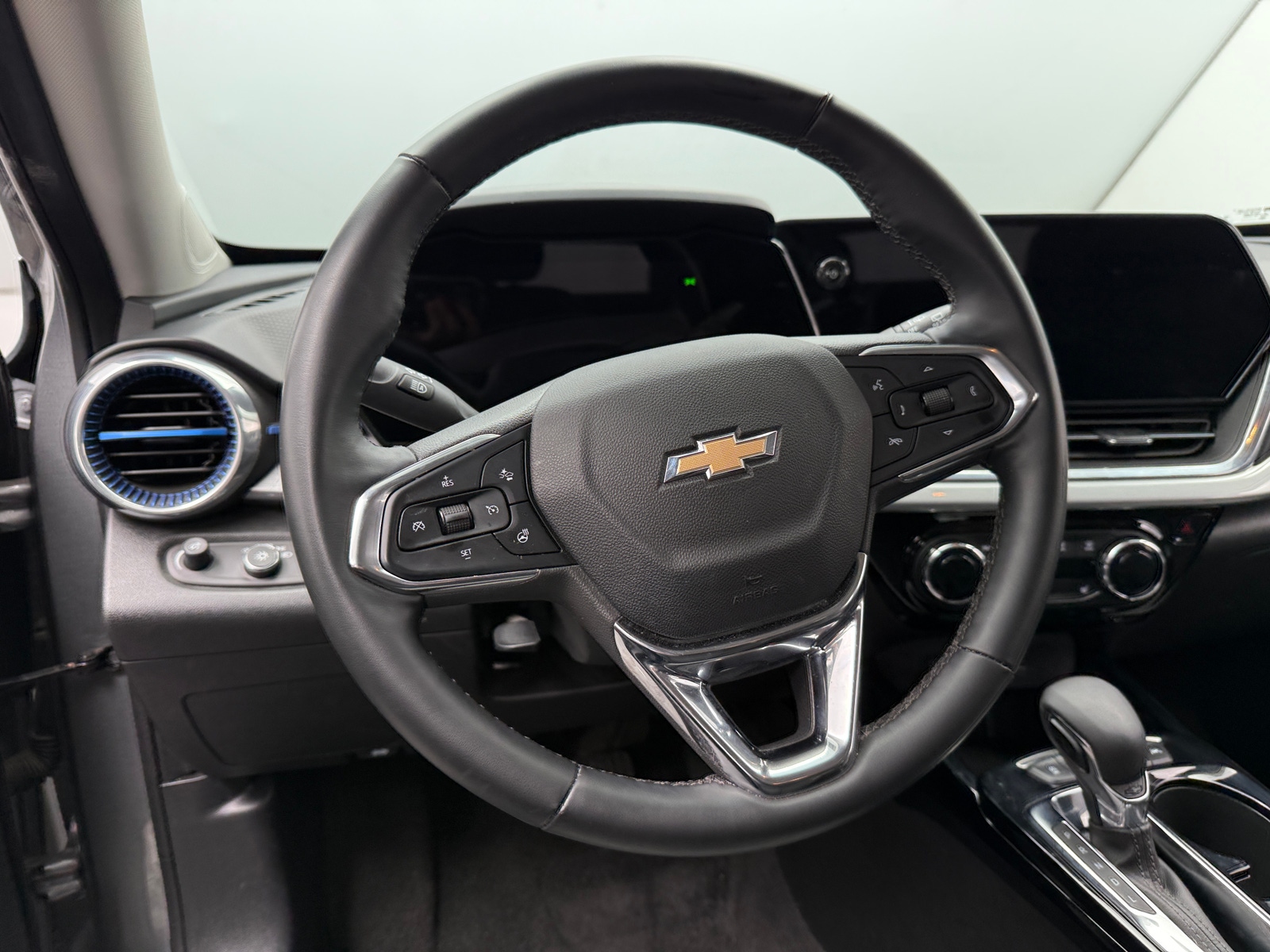 Thumbnail: 2025 Chevrolet Trax - 4