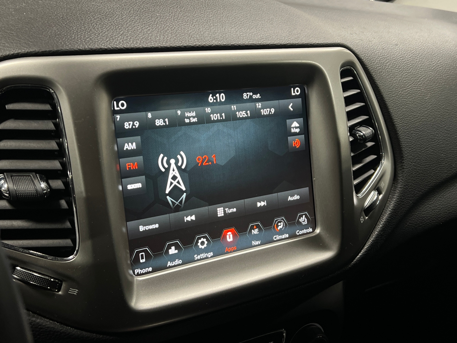 Thumbnail: 2018 Jeep Compass - 4