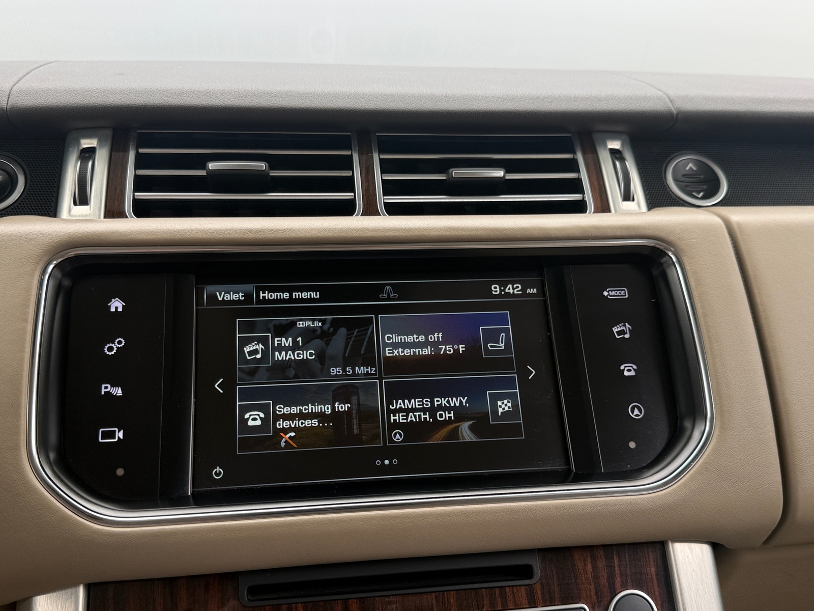 Thumbnail: 2016 Land Rover Range Rover - 4