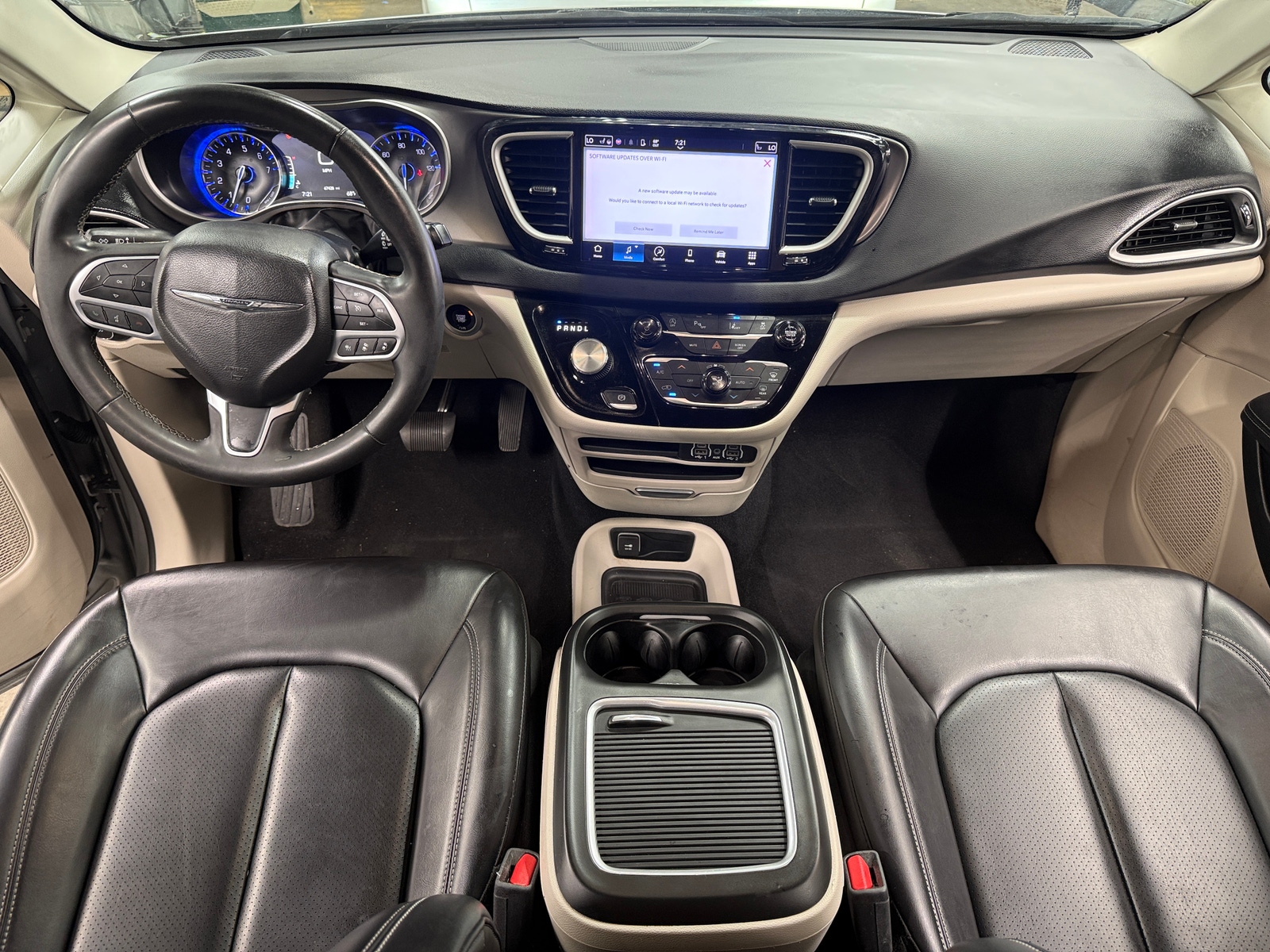 Thumbnail: 2023 Chrysler Pacifica - 2