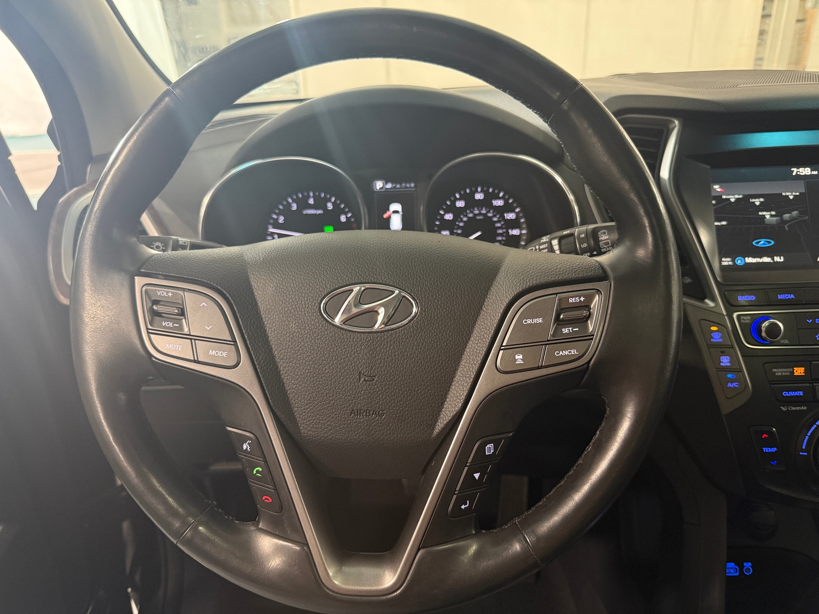 Thumbnail: 2019 Hyundai Santa Fe - 4