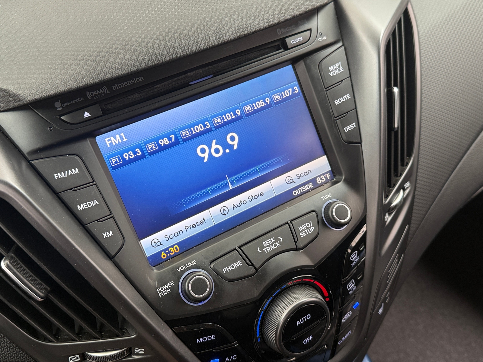 Thumbnail: 2014 Hyundai Veloster - 3
