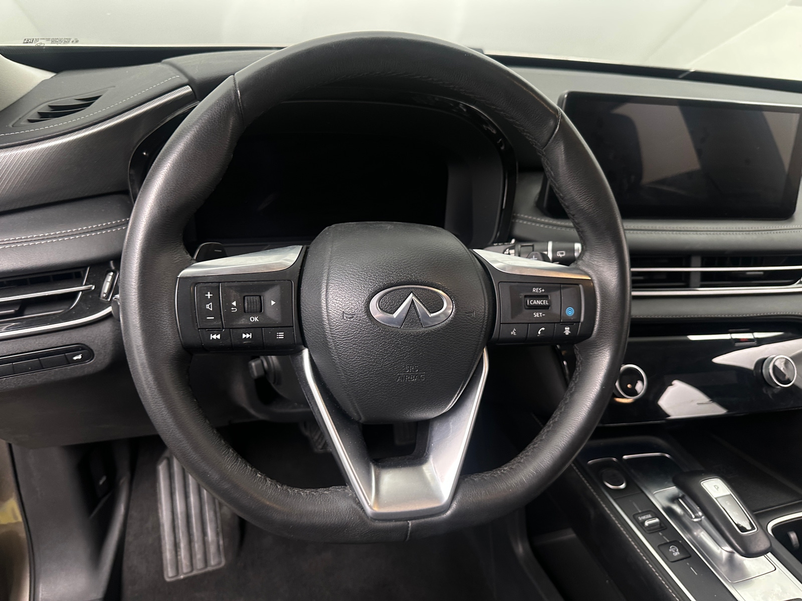 Thumbnail: 2023 INFINITI QX60 - 4