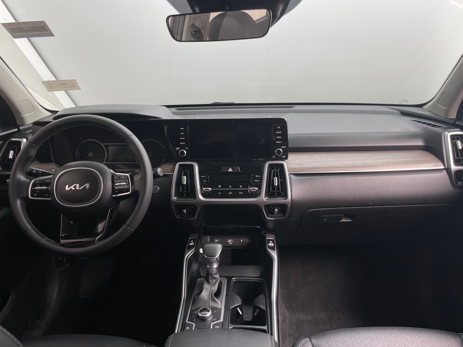 Thumbnail: 2023 Kia Sorento - 2