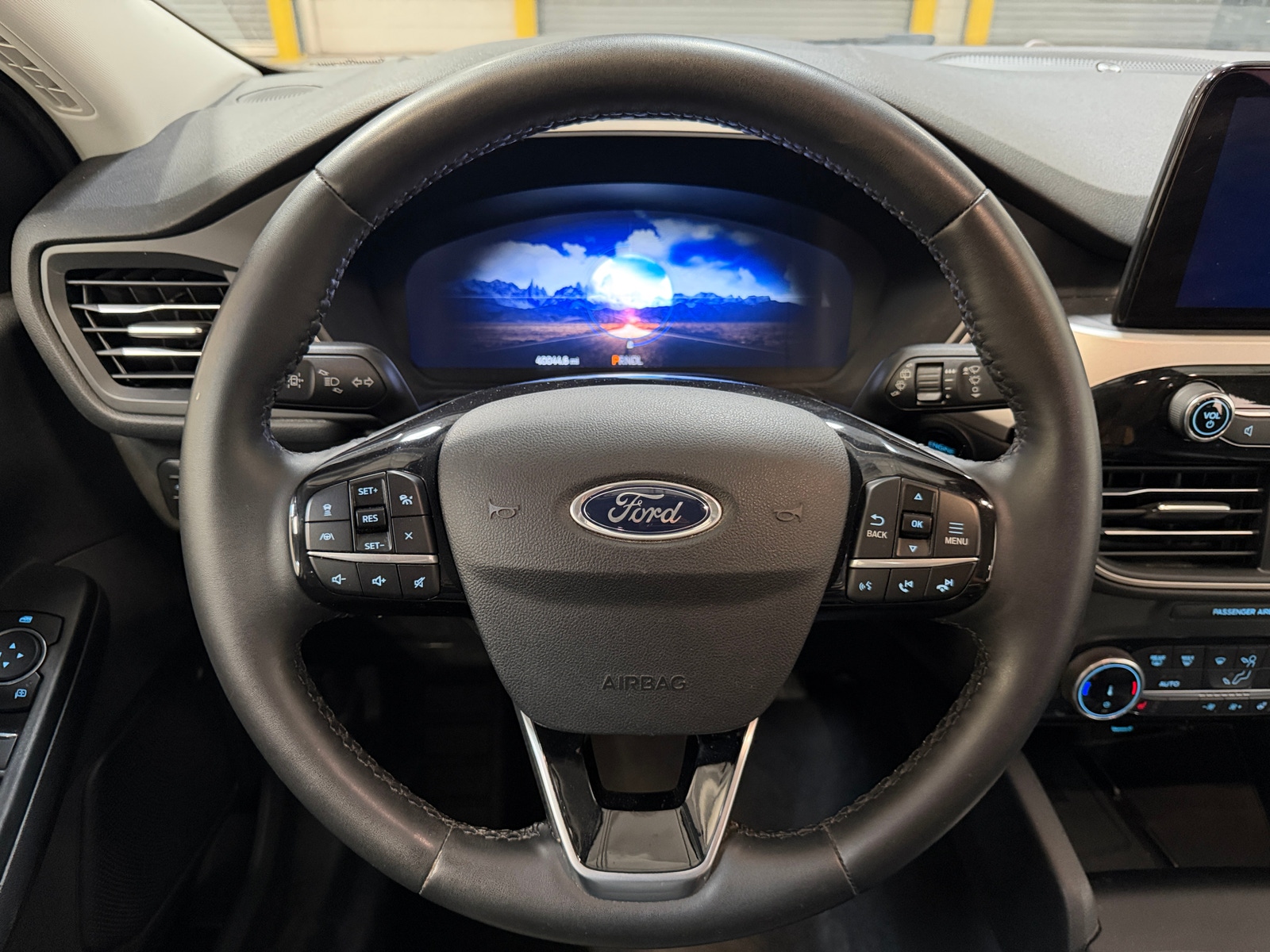 Thumbnail: 2022 Ford Escape - 4