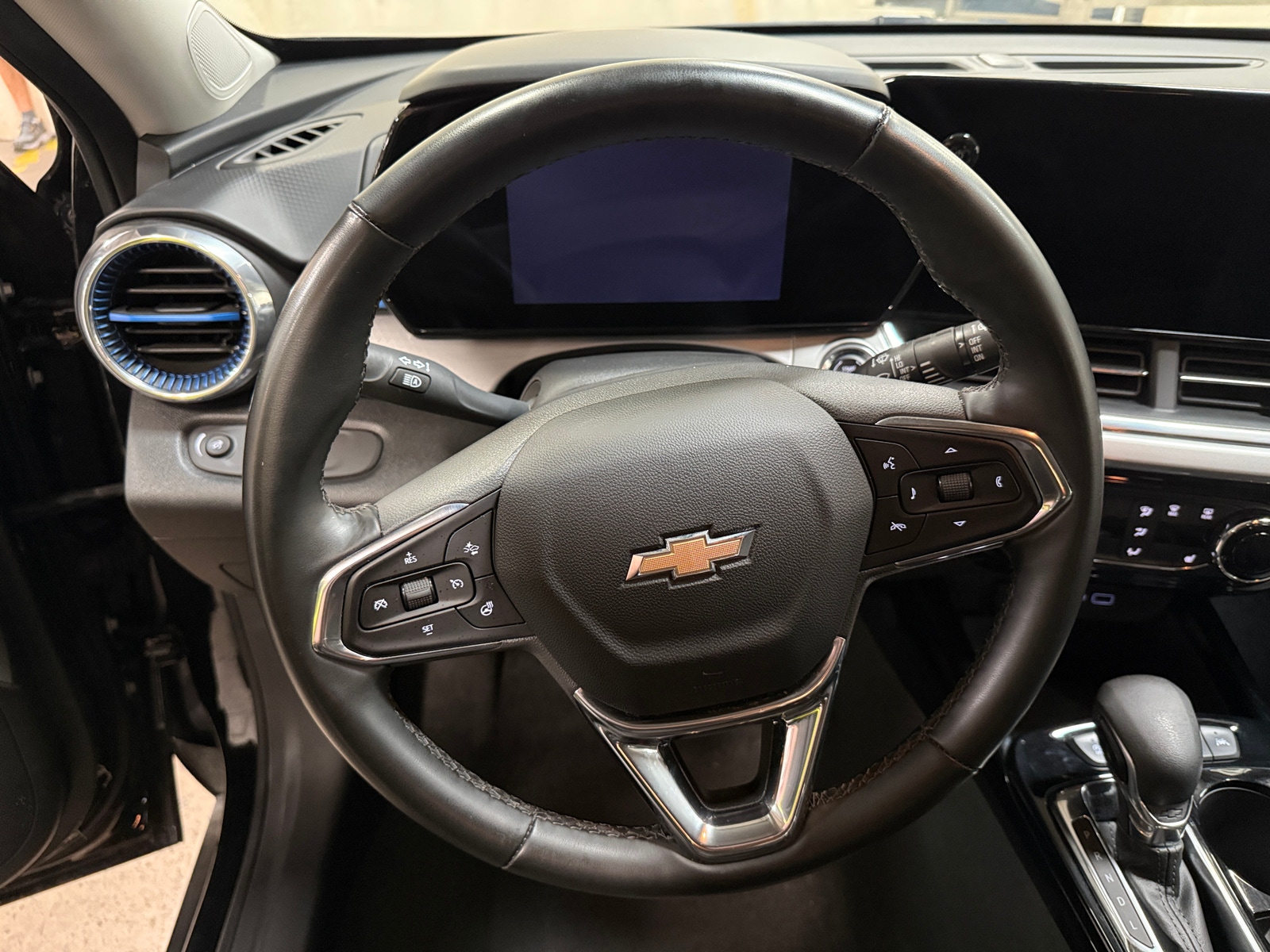 Thumbnail: 2025 Chevrolet Trax - 4