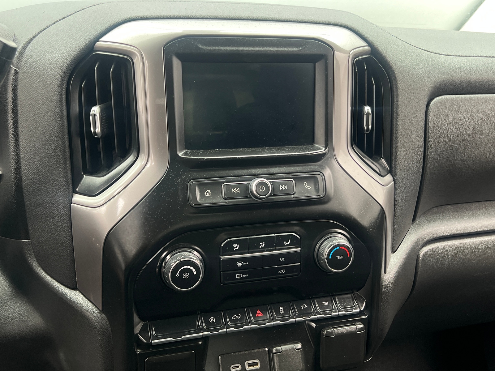 Thumbnail: 2021 Chevrolet Silverado 1500 - 4