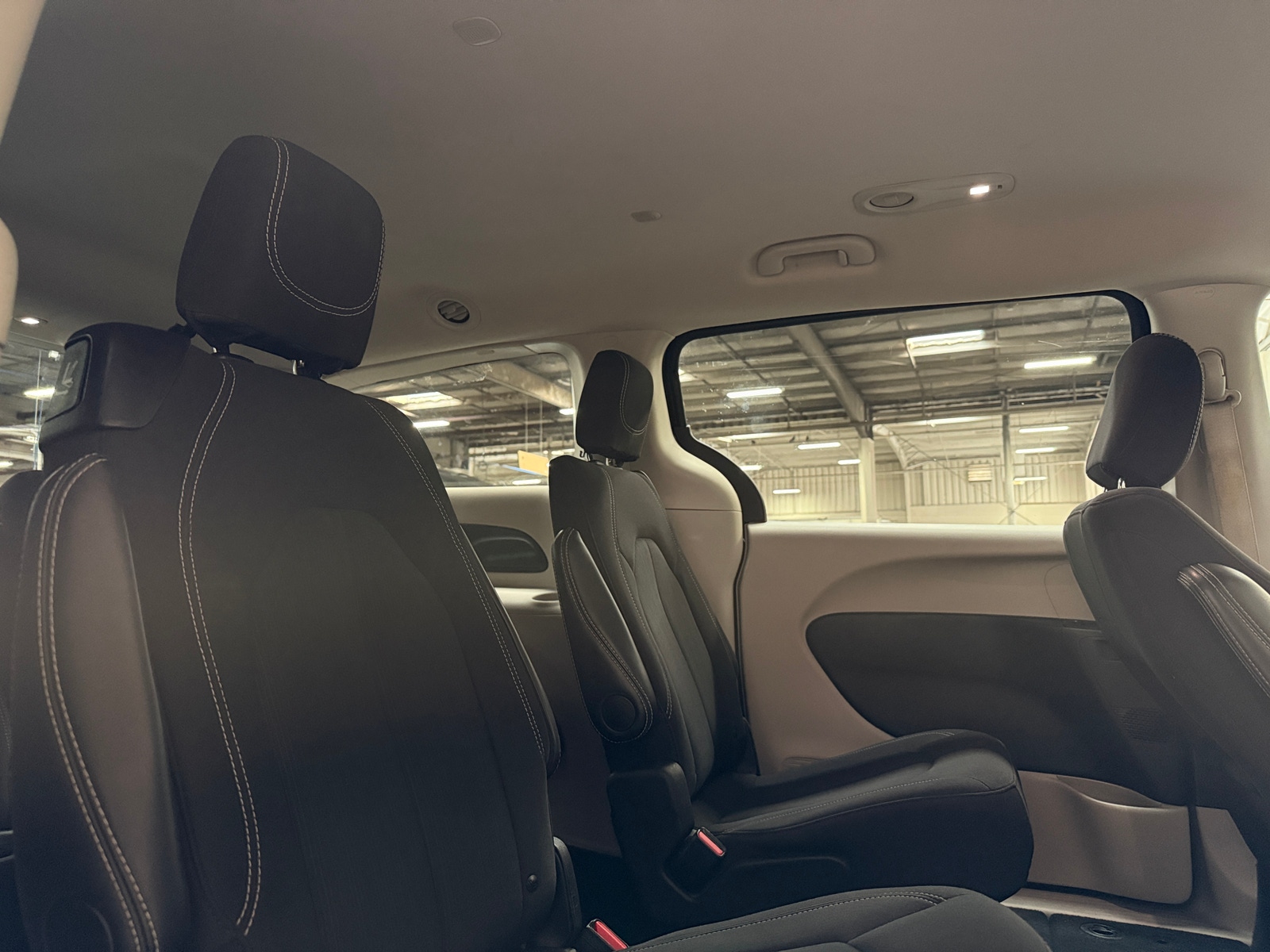 Thumbnail: 2024 Chrysler Voyager - 6