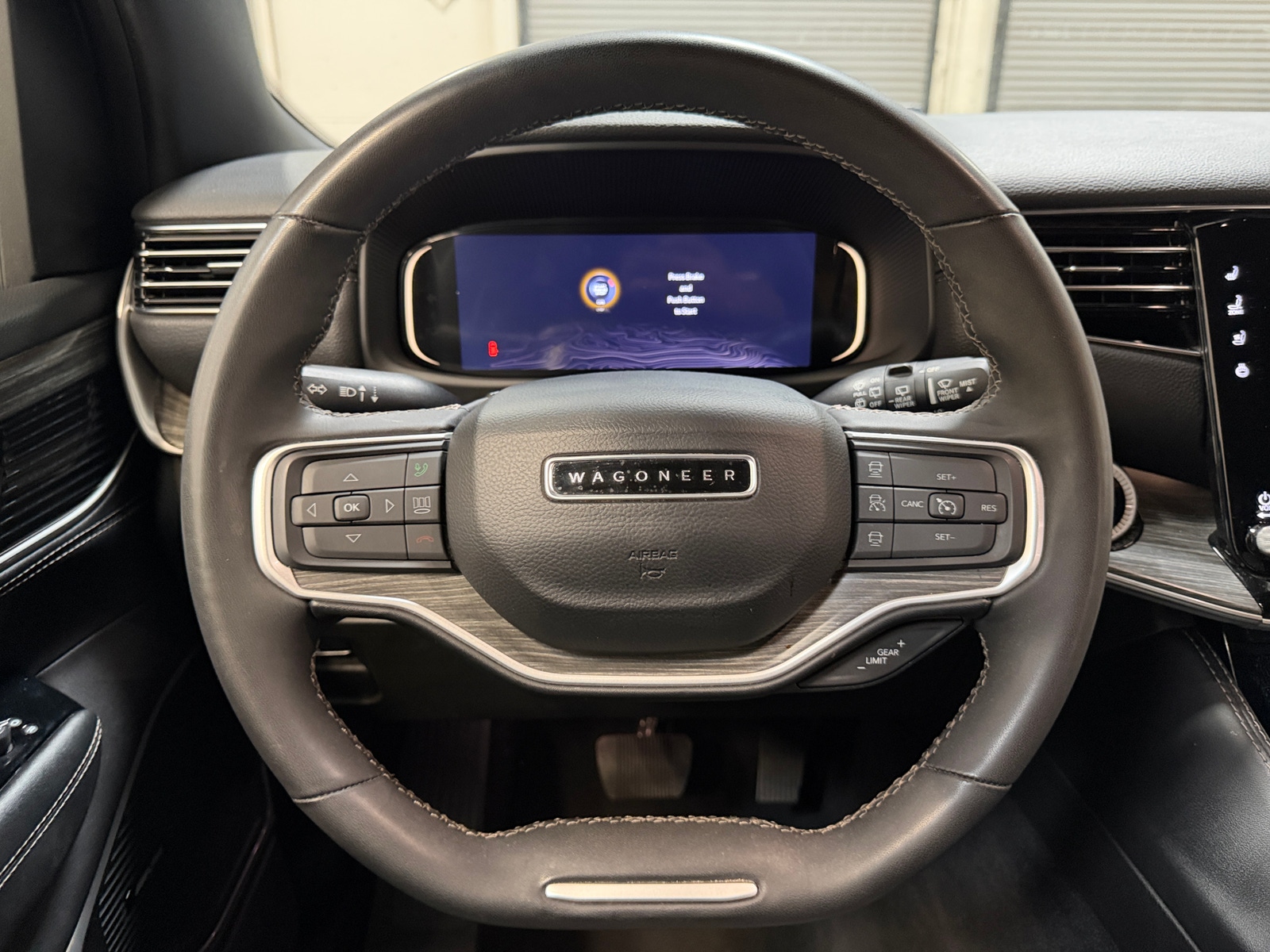 Thumbnail: 2024 Jeep Wagoneer - 4