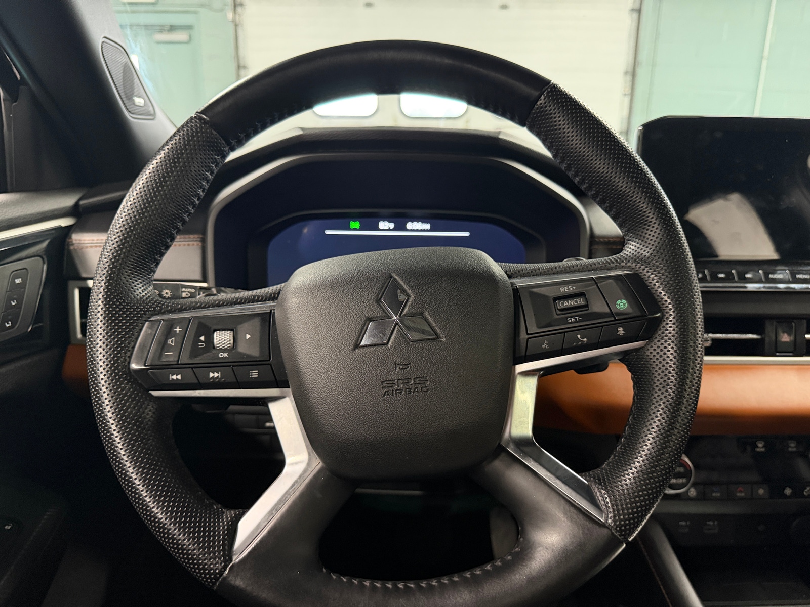 Thumbnail: 2023 Mitsubishi Outlander - 5