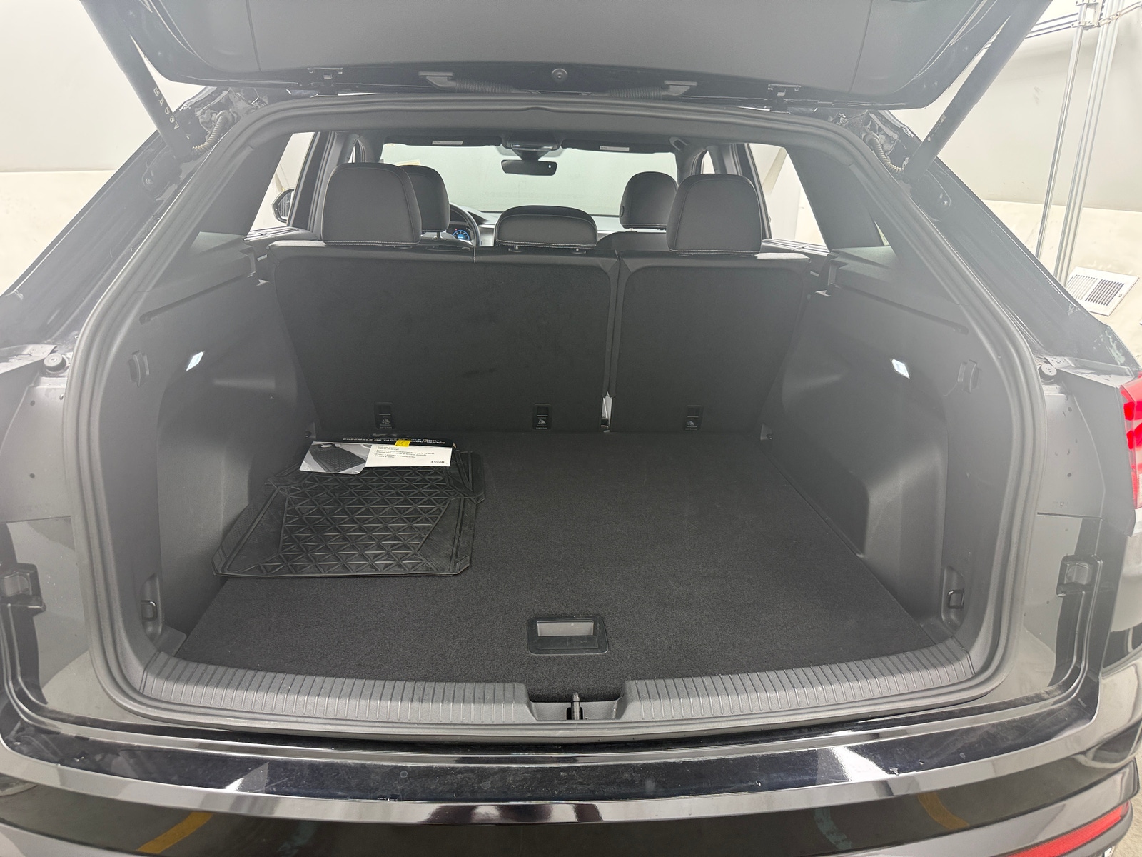 Thumbnail: 2026 Volkswagen Atlas - 6