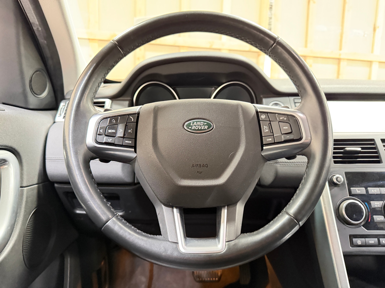 Thumbnail: 2019 Land Rover Discovery Sport - 5