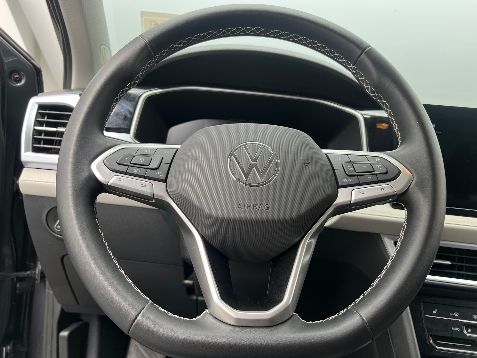 Thumbnail: 2026 Volkswagen Taos - 4