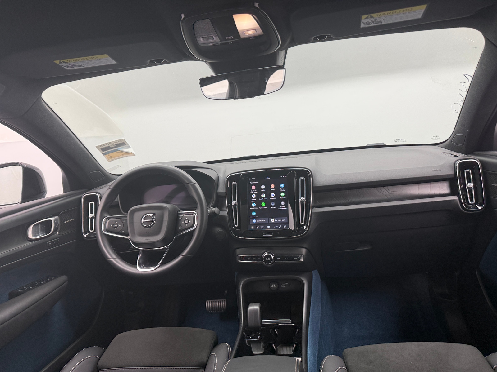 Thumbnail: 2023 Volvo C40 - 2