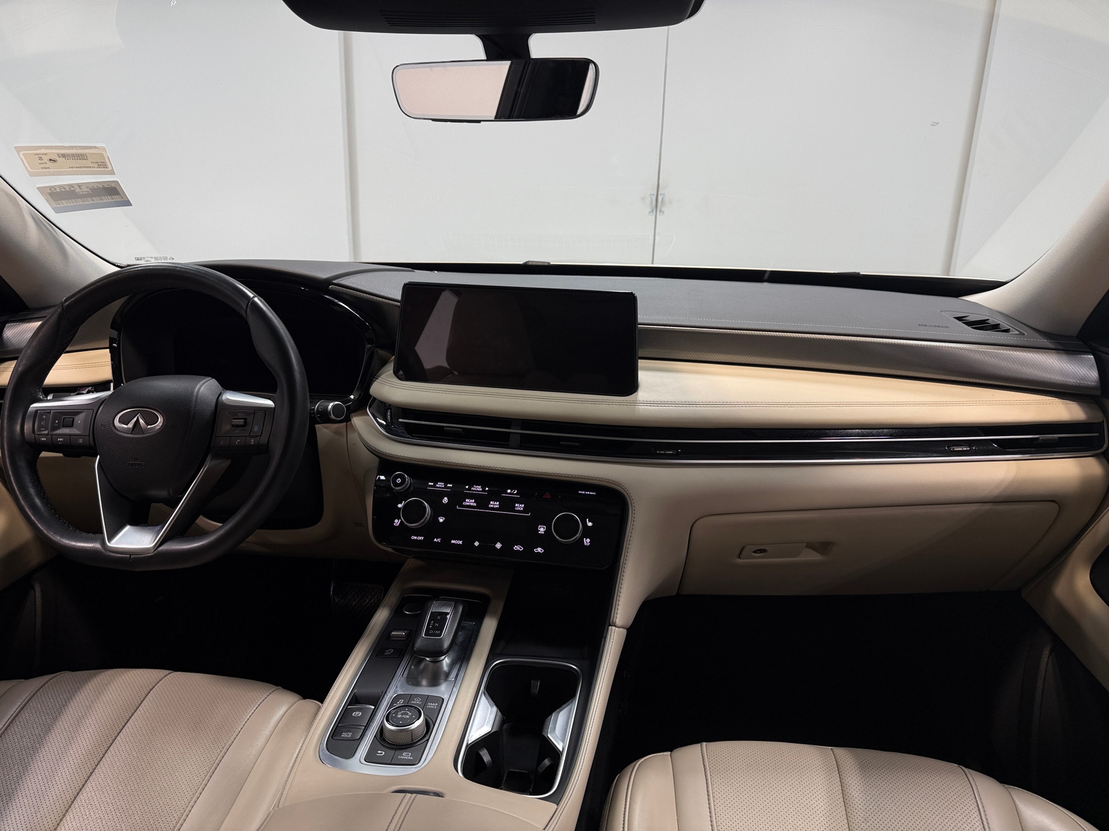 Thumbnail: 2023 INFINITI QX60 - 2