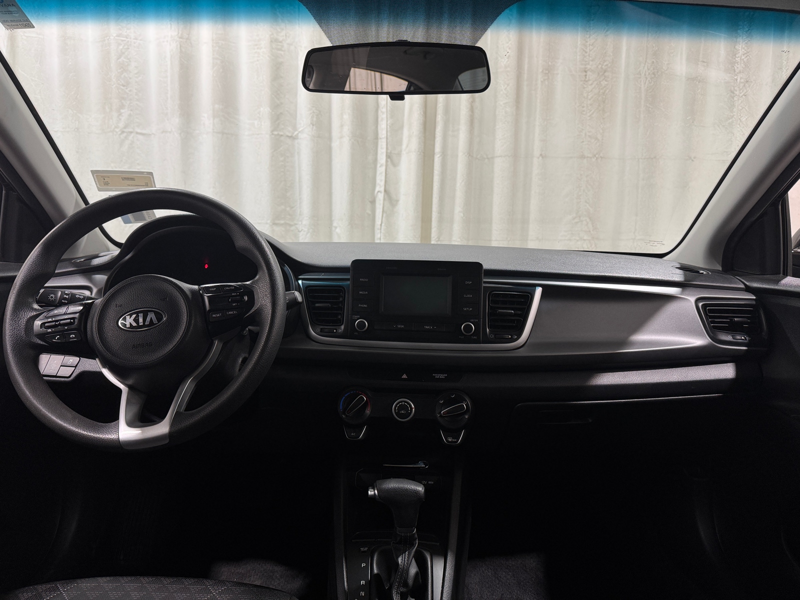 Thumbnail: 2019 Kia Rio - 3