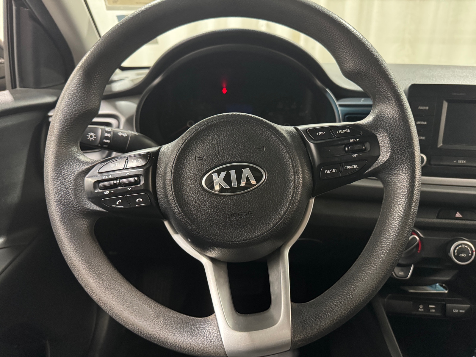 Thumbnail: 2019 Kia Rio - 5